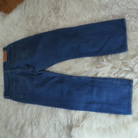 Levis - Picture 5 of 7